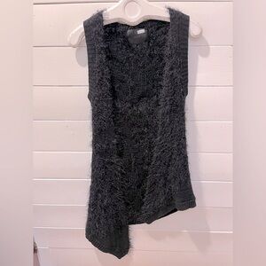 📍🖤GESTUZ – Black Fuzzy Knit Asymmetrical Sleeveless Top – Size S